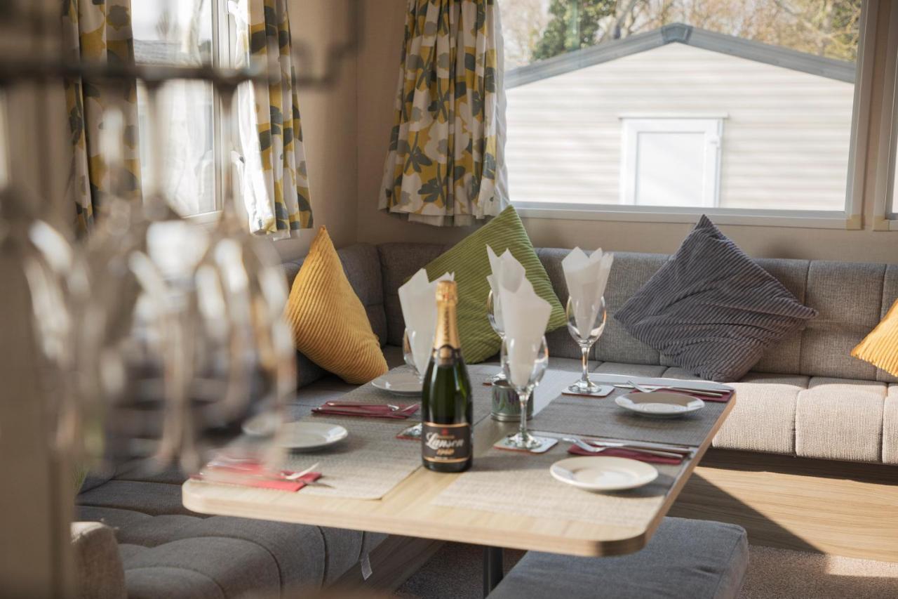 41 Orchard Bank, 3 Bed, Rockley Park Poole Villa Bagian luar foto