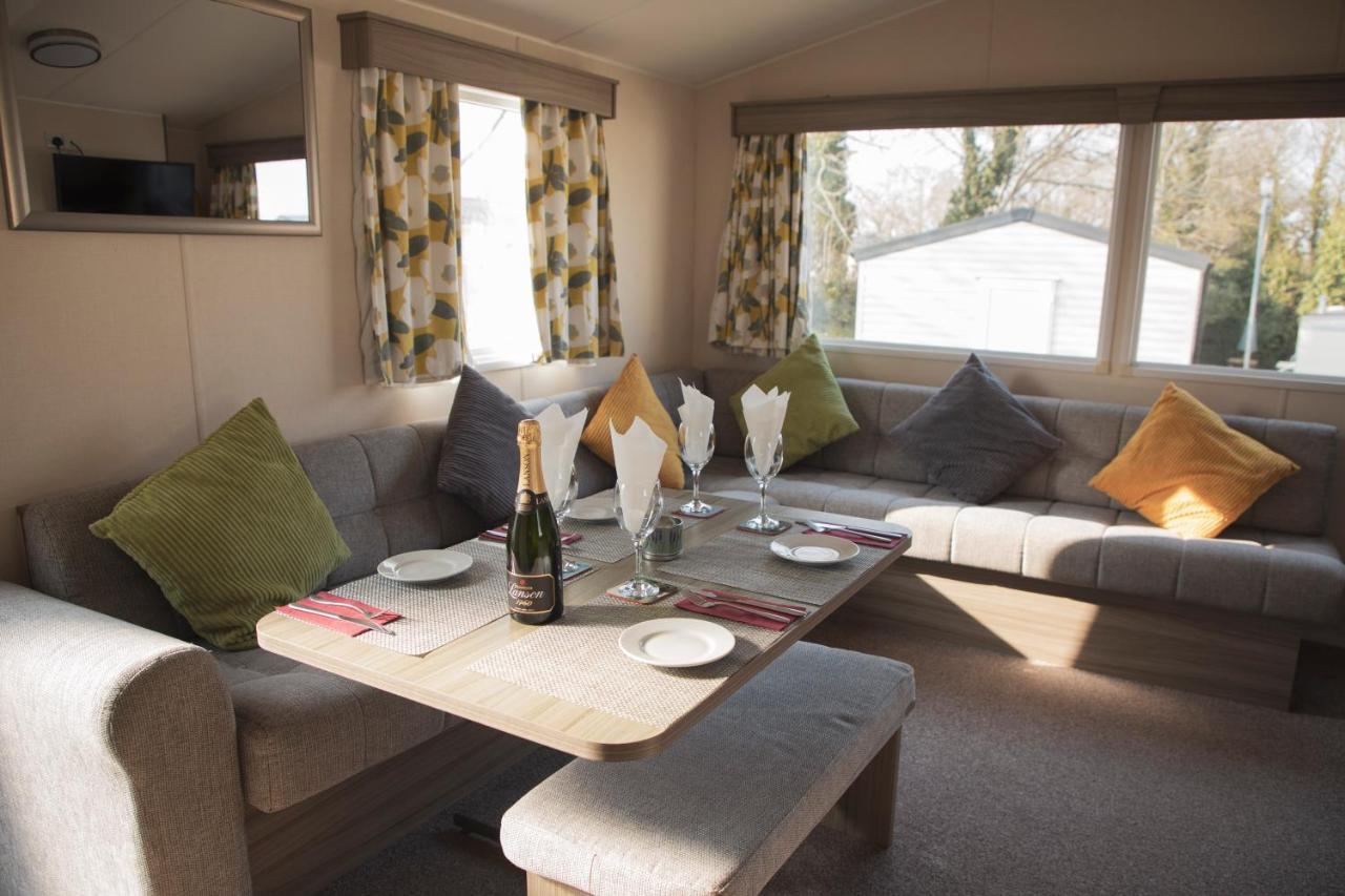 41 Orchard Bank, 3 Bed, Rockley Park Poole Villa Bagian luar foto
