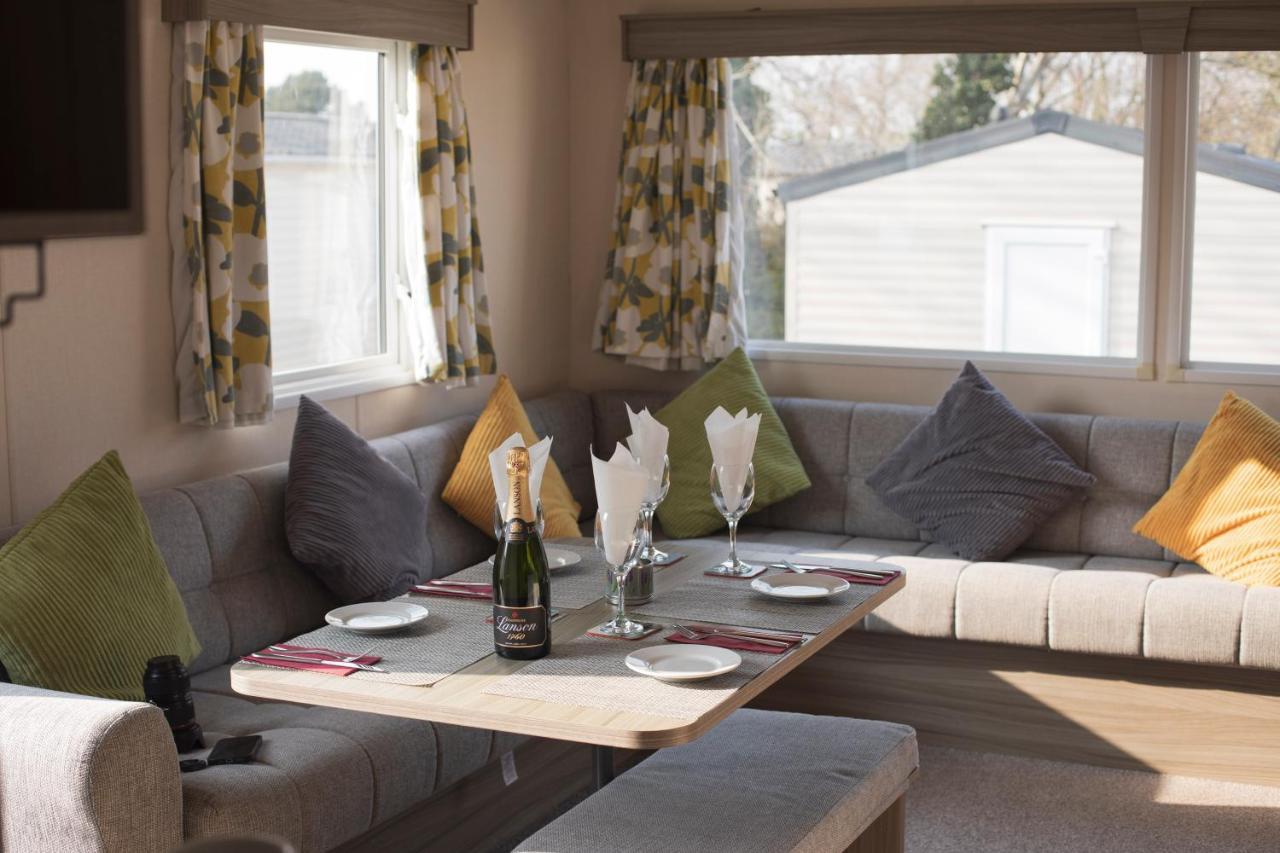 41 Orchard Bank, 3 Bed, Rockley Park Poole Villa Bagian luar foto