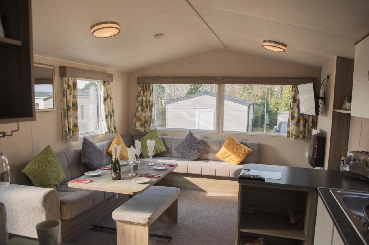 41 Orchard Bank, 3 Bed, Rockley Park Poole Villa Bagian luar foto