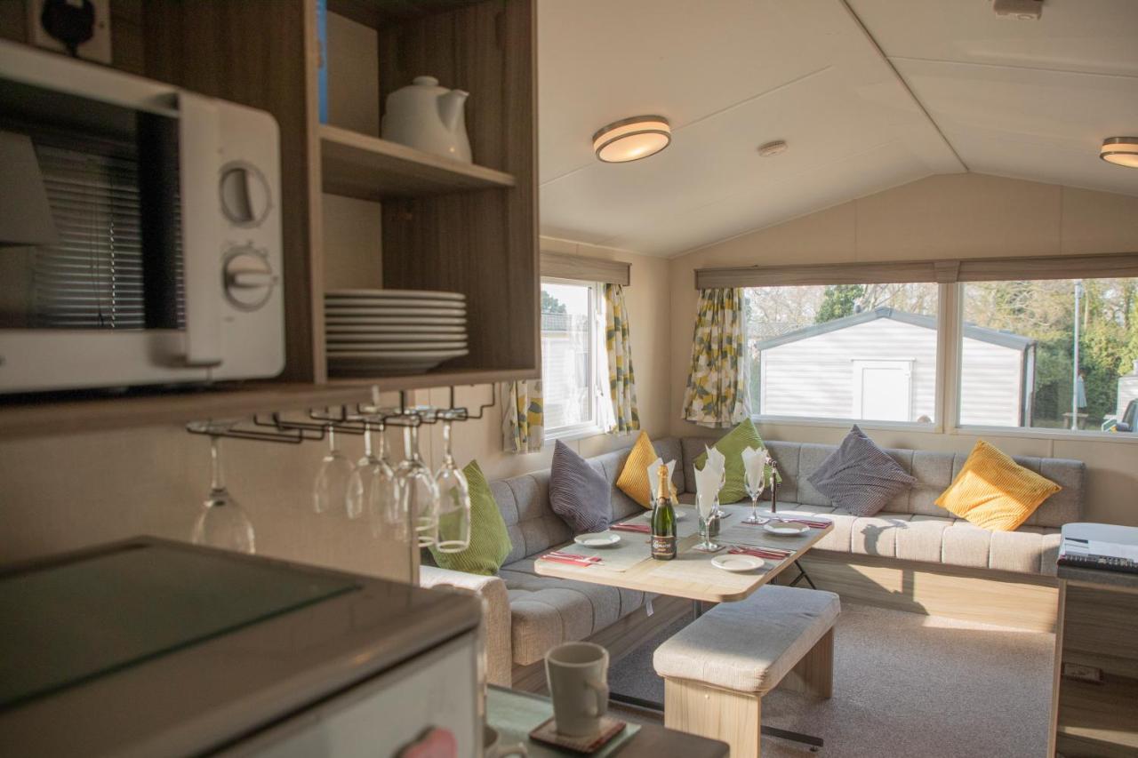 41 Orchard Bank, 3 Bed, Rockley Park Poole Villa Bagian luar foto
